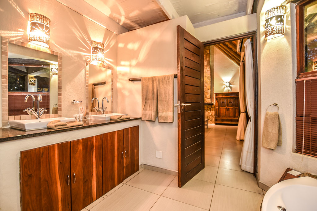 Leopard's Lair Accommodation in Hoedspruit